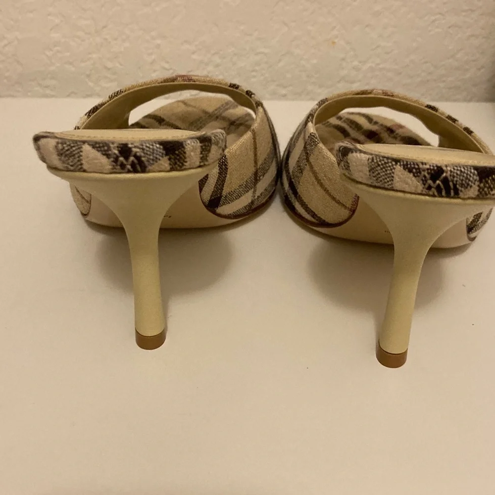 NWT Burberry Beige and Black Check Mules - Never Been Worn - Picture 2 of 6